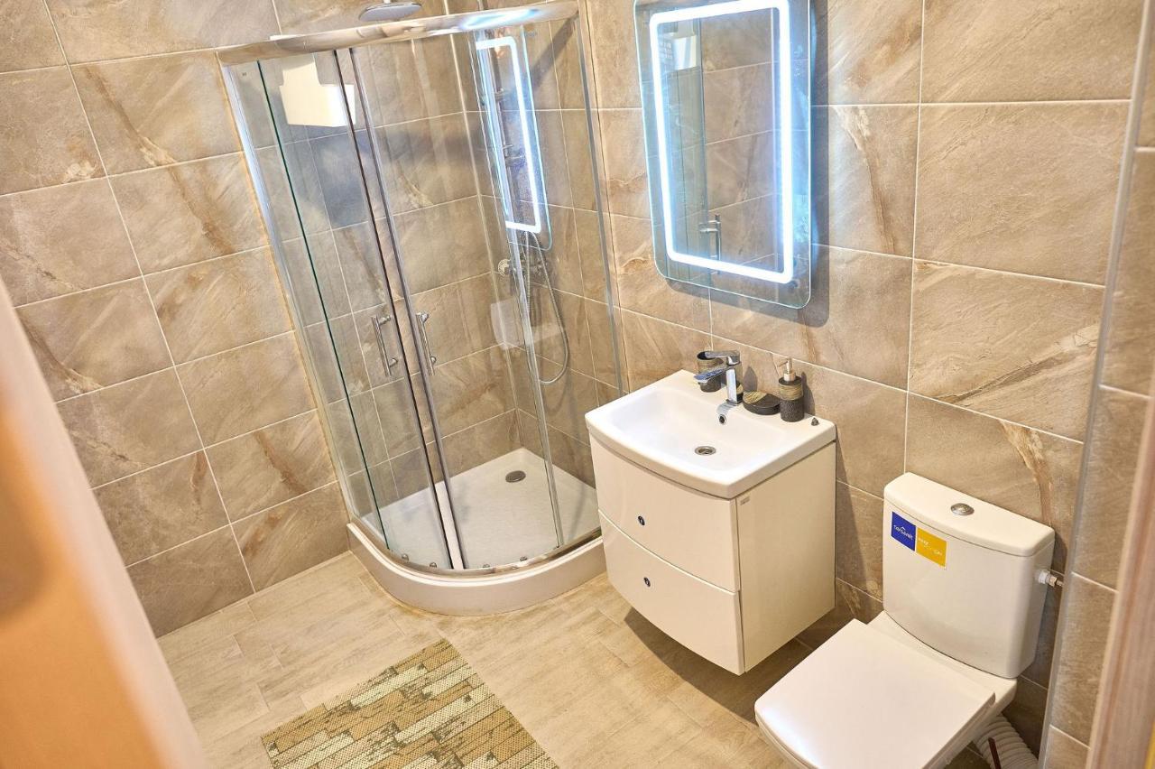 Orange Summer Apartment Spa Pools Beach Resort Mamaia Exterior photo